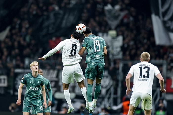 托特纳姆热刺大胜，晋级欧国联半决赛