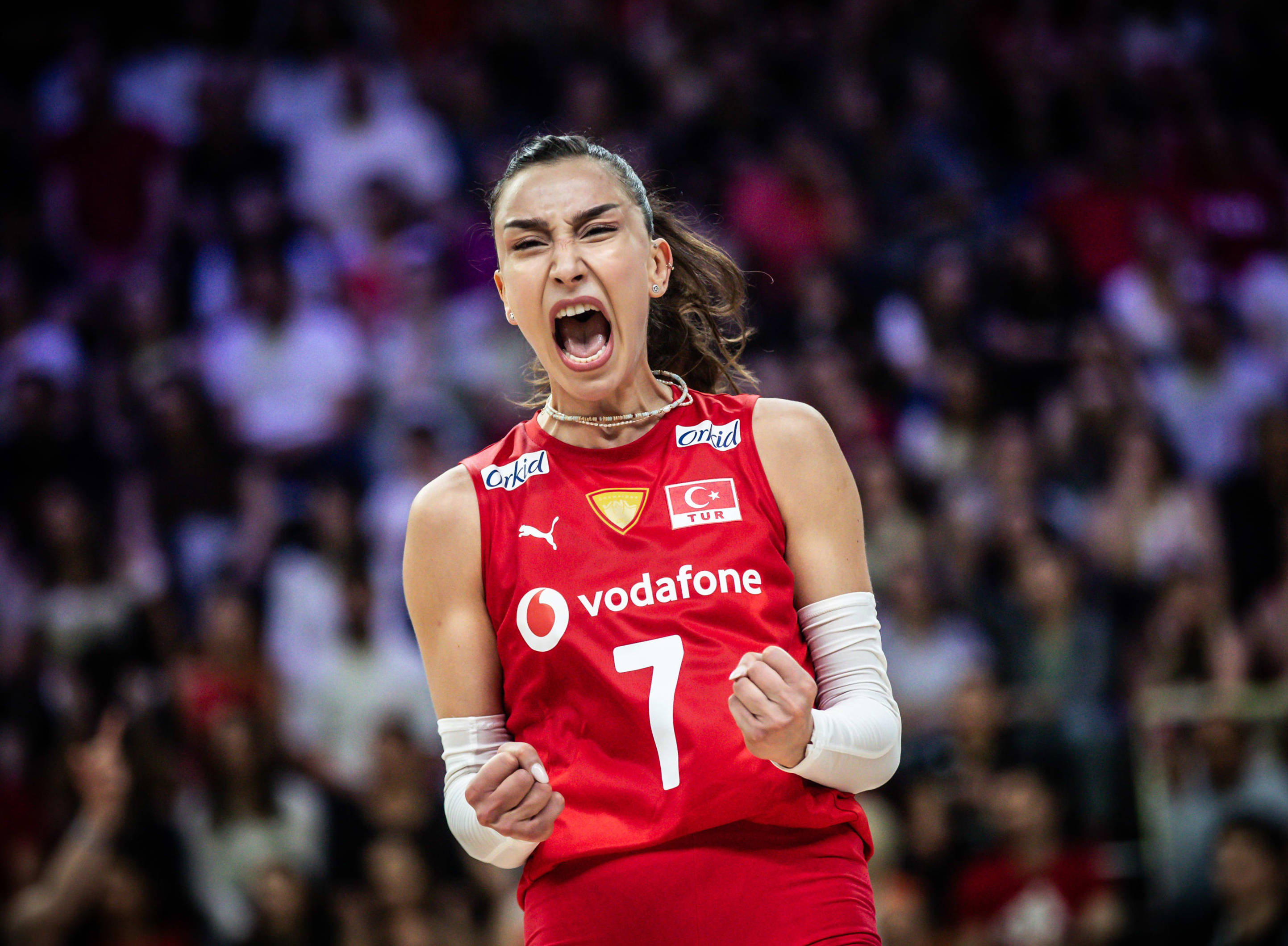 土耳其女足比轻松获胜