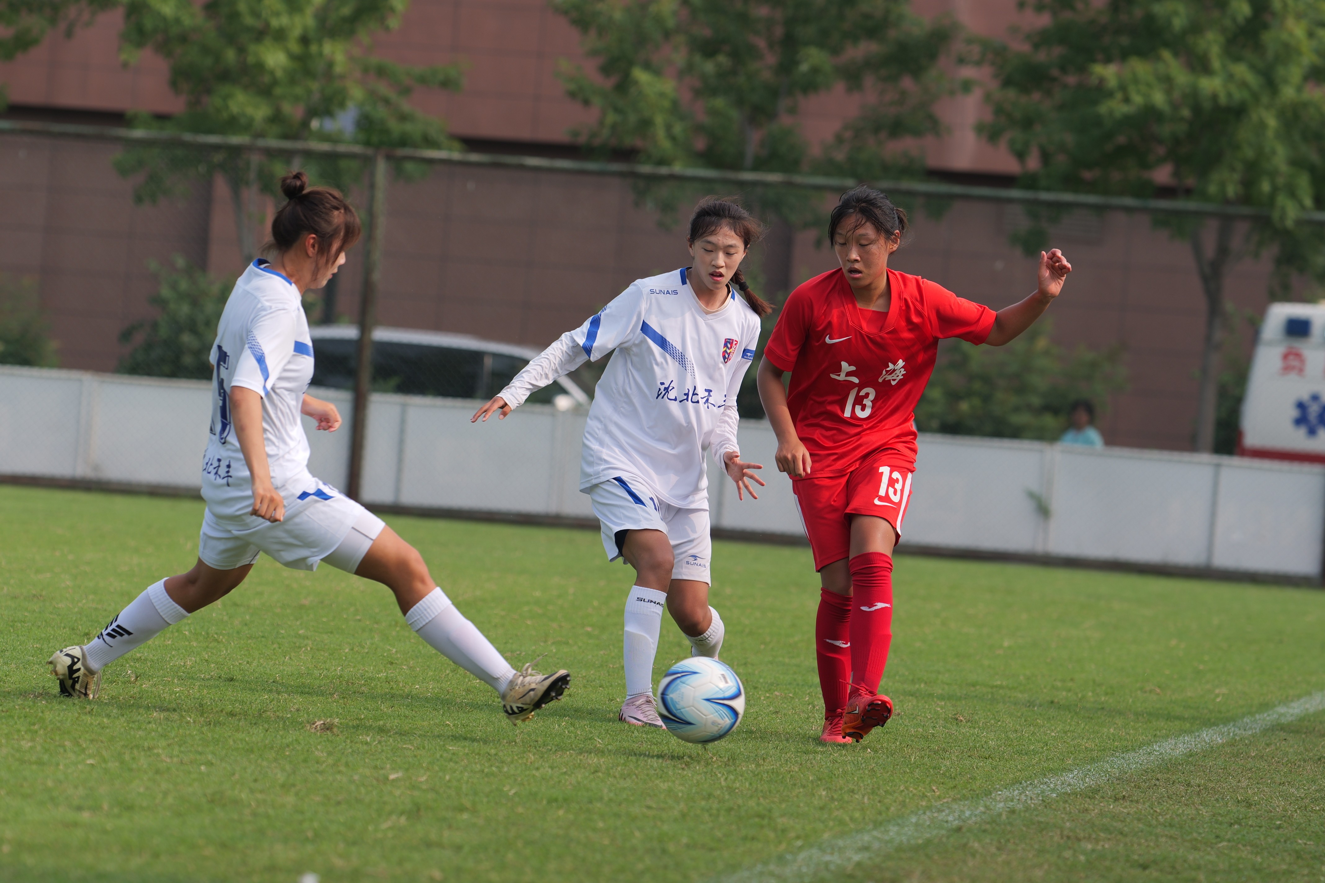 包含精彩瞬间回放！女足比赛场面感人至深的词条