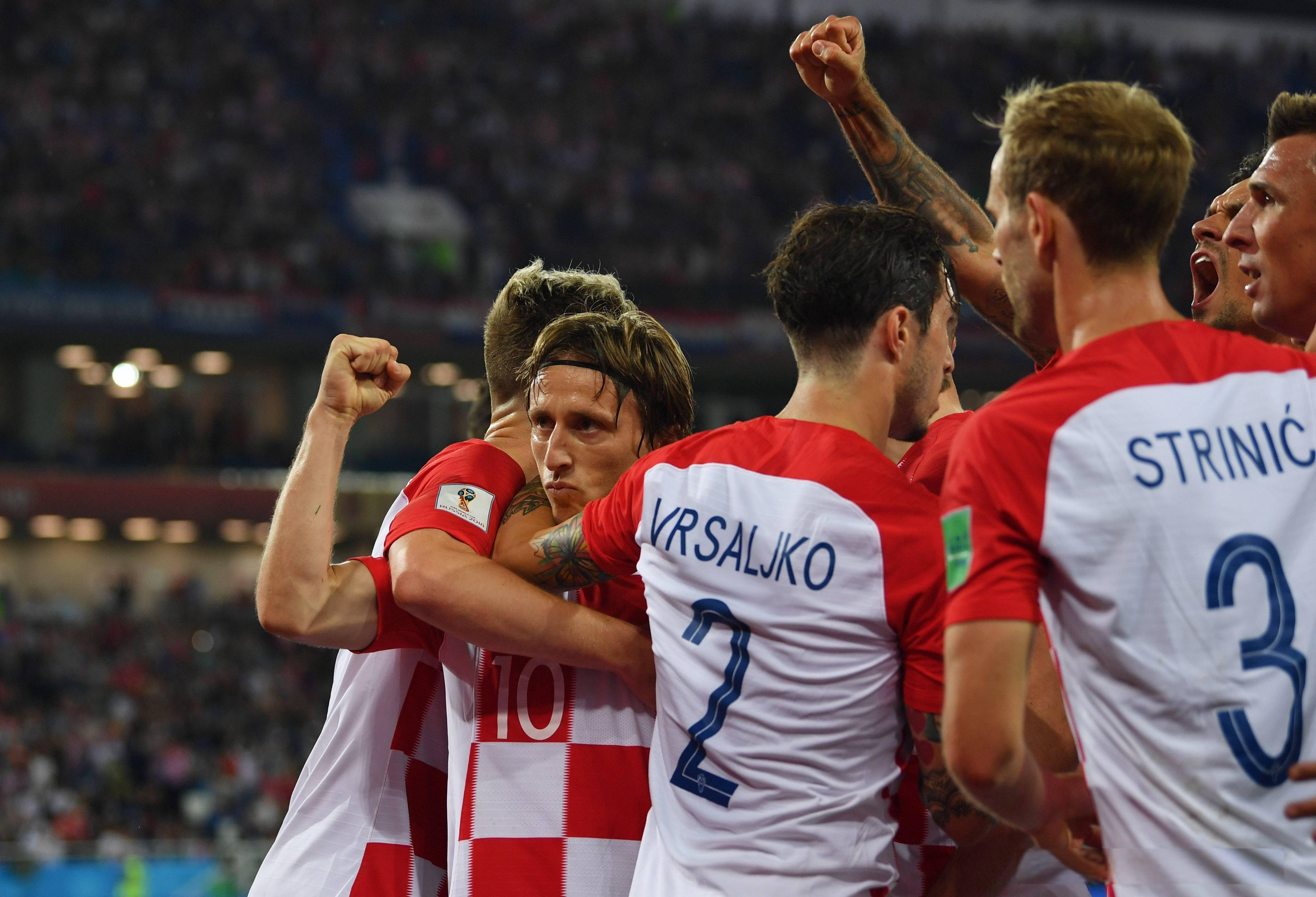 荷兰赢得与捷克的对决，晋级欧洲杯半决赛