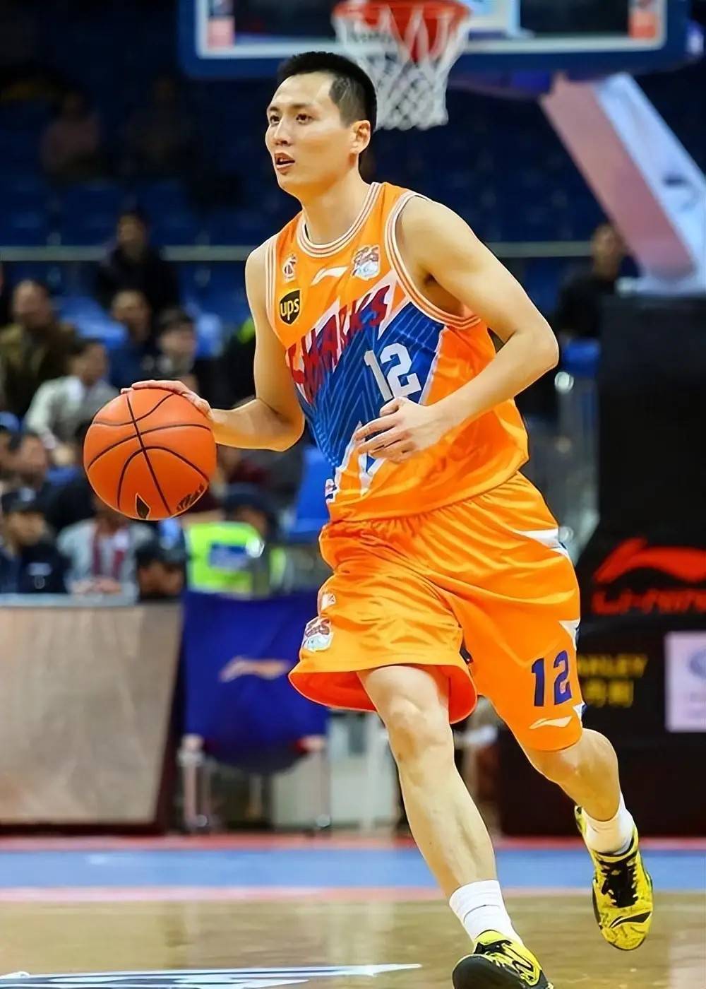 重庆男篮新秀展现实力跻身主力