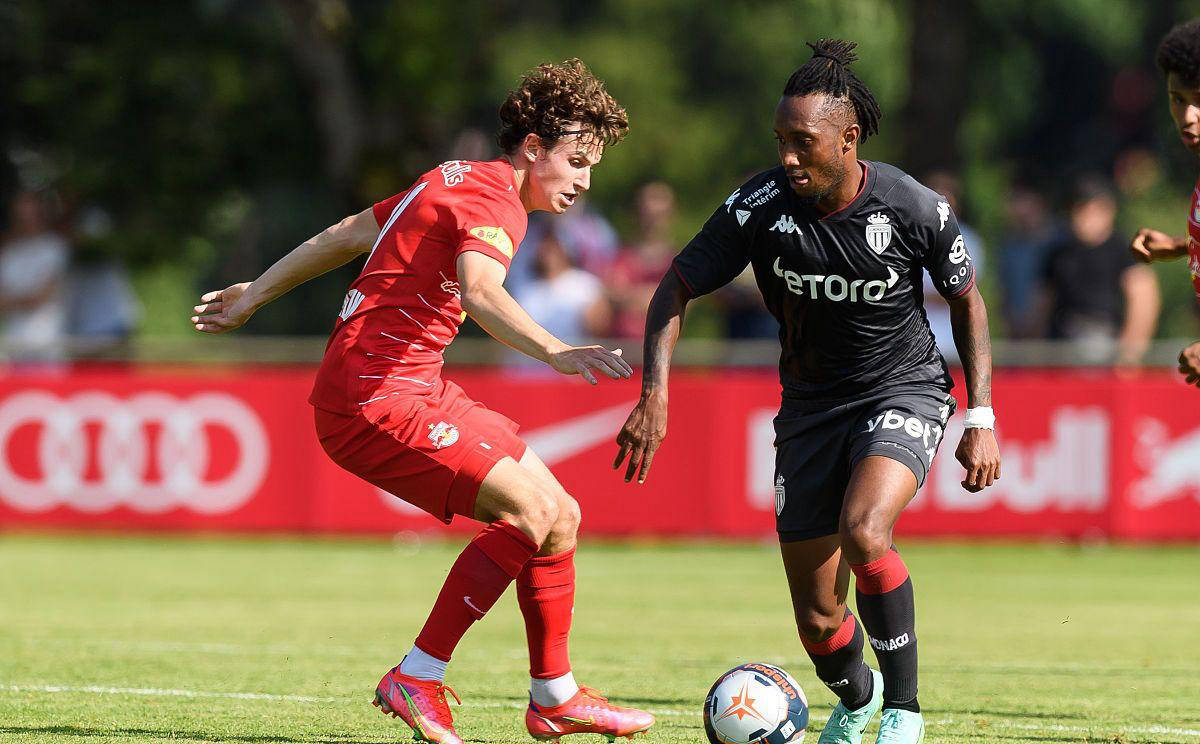 包含摩纳哥客场作战，法甲联赛前景难以预料的词条