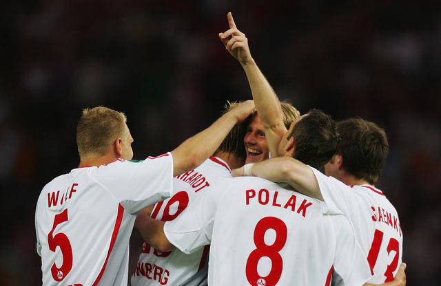 法兰克福队主场击败斯图加特，取得关键胜利的简单介绍