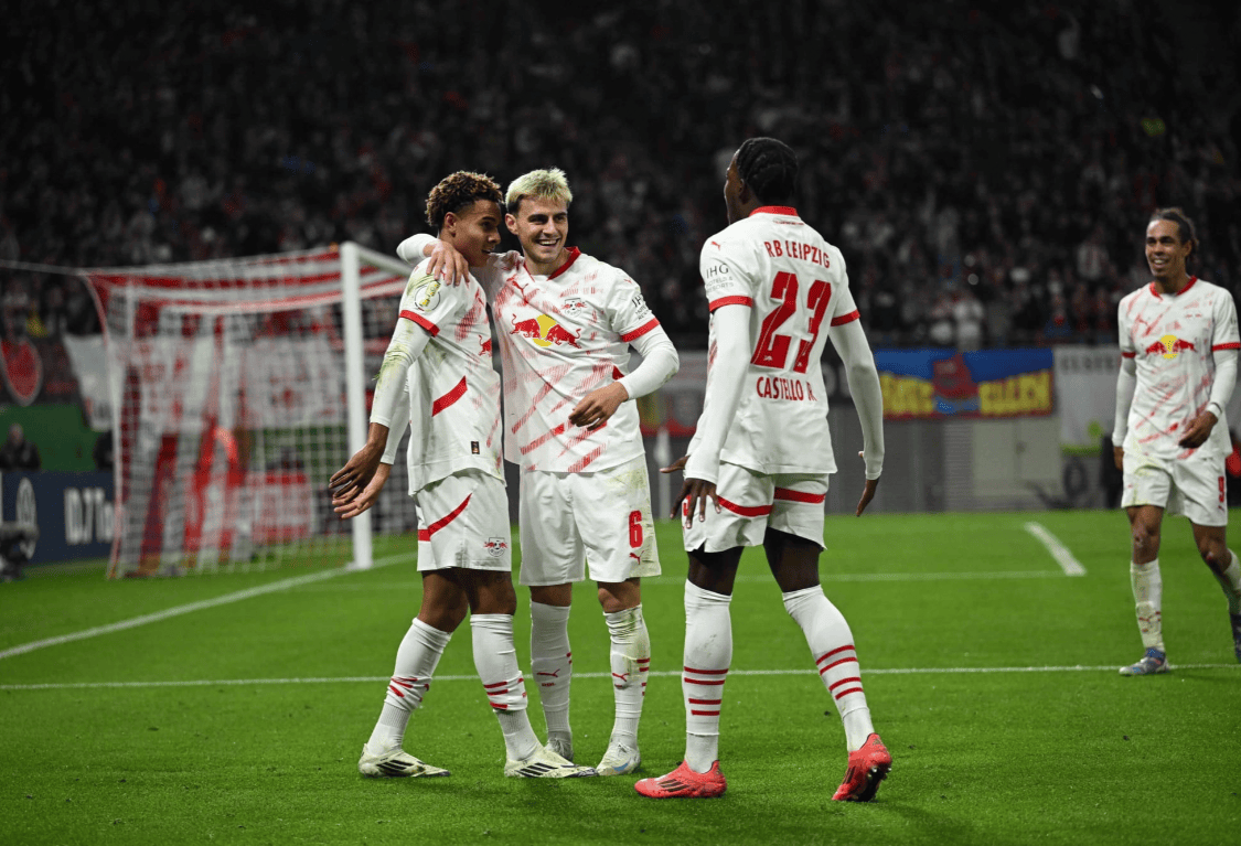 关于那不勒斯客场惨败，欧冠名额岌岌可危的信息