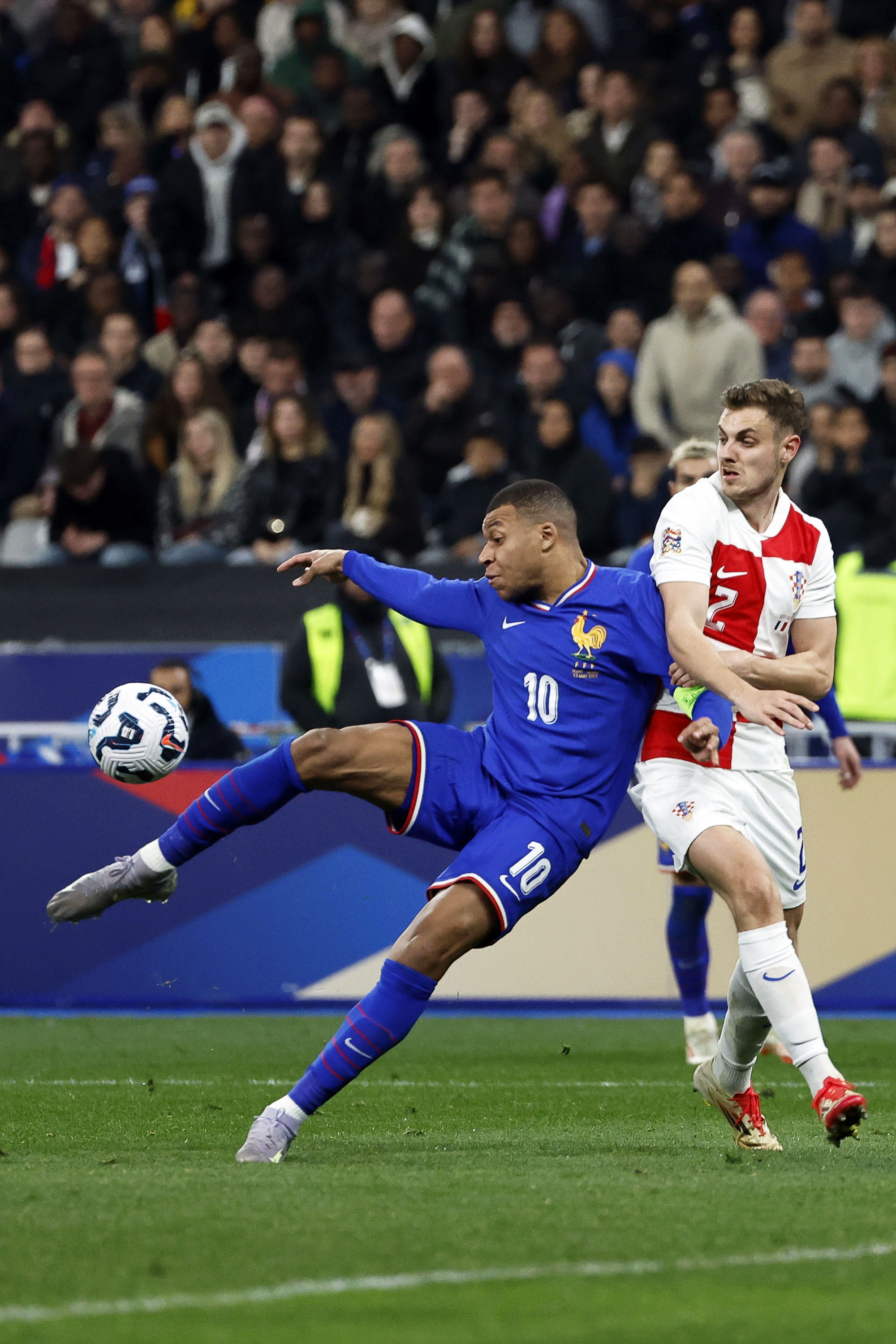 今日足球战报：欧国联成焦点