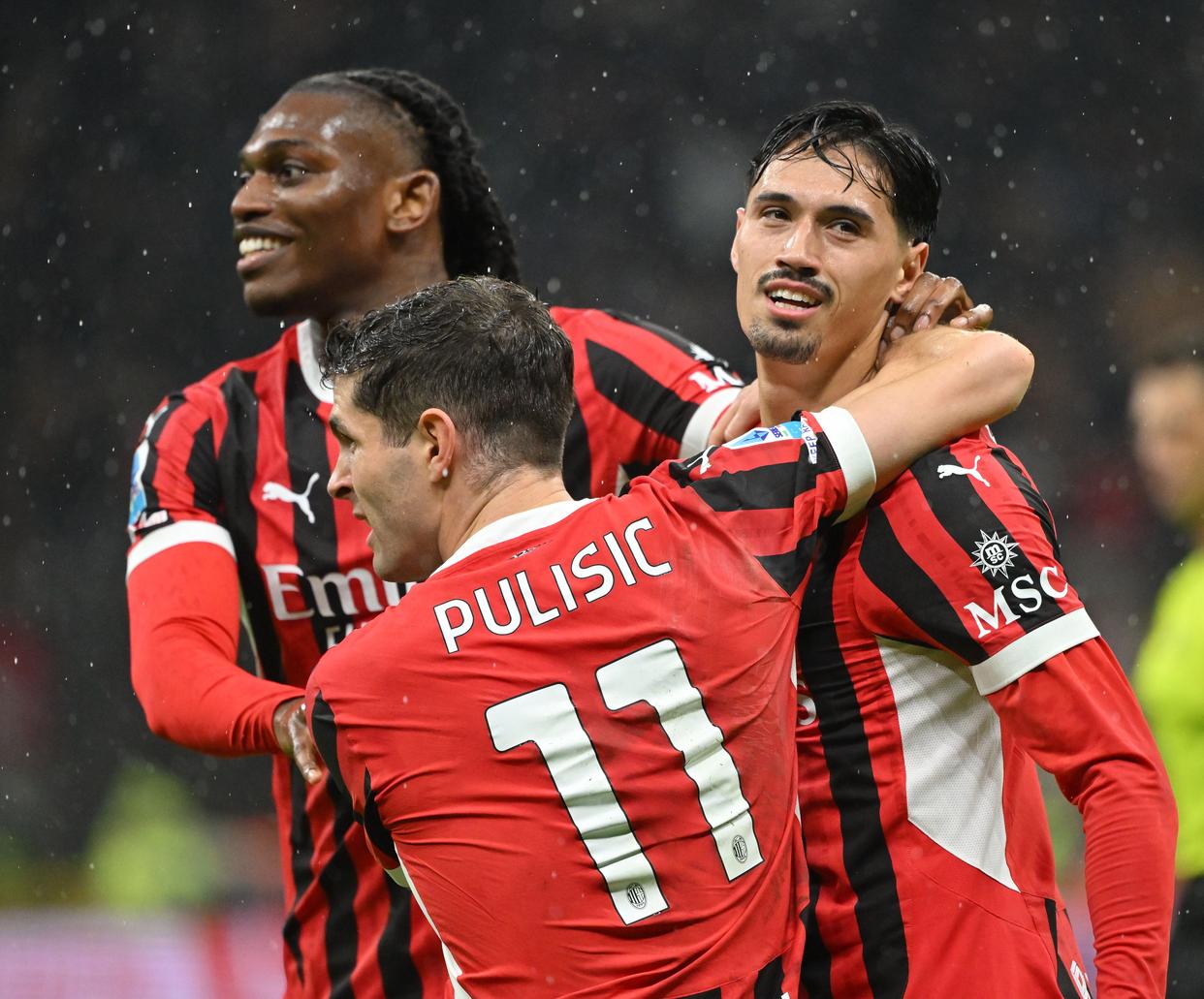 AC米兰胜势不可挡意甲争霸日益激烈