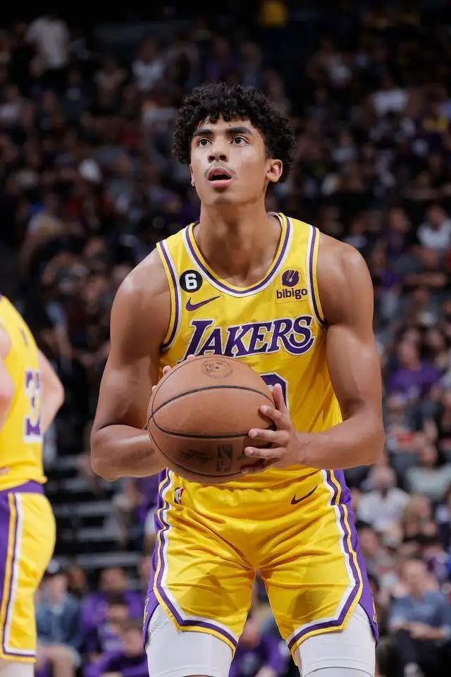 关于湖人当家球星自曝受伤，或将缺席比赛的信息