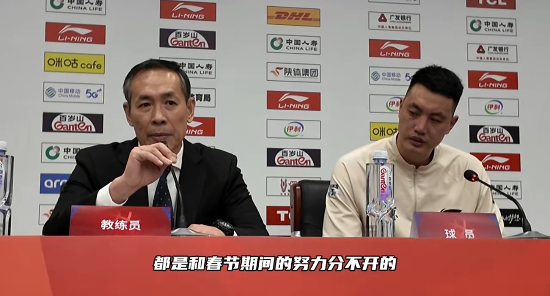 球队战术默契，完全压制对手实现胜利