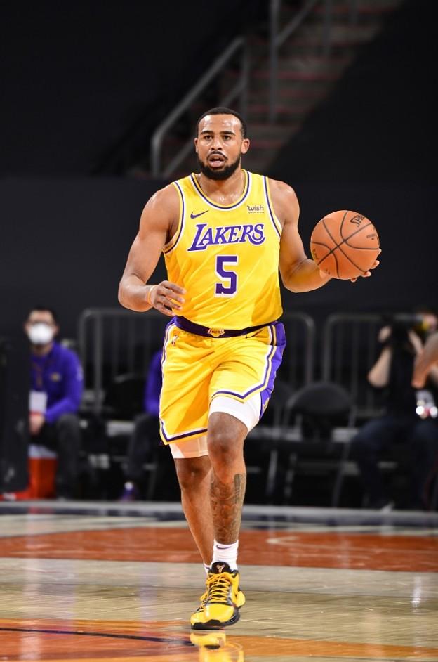 包含太阳新援暴走刹那，球队士气回升迎来收获的词条