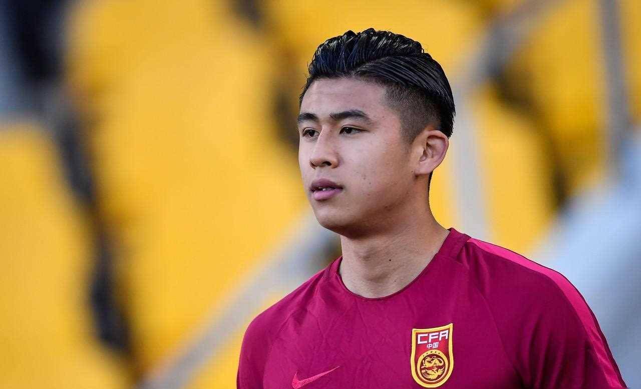 荷兰队击败新加坡，备受瞩目的比赛获得观众支持