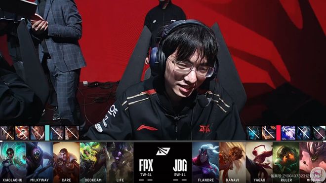 包含TES轻取FPX，Ruler拿下关键大龙宿敌对决小组赛，留下经典瞬间的词条