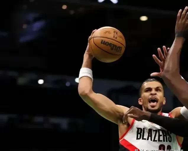 掘金击败拓荒者取得系列赛领先