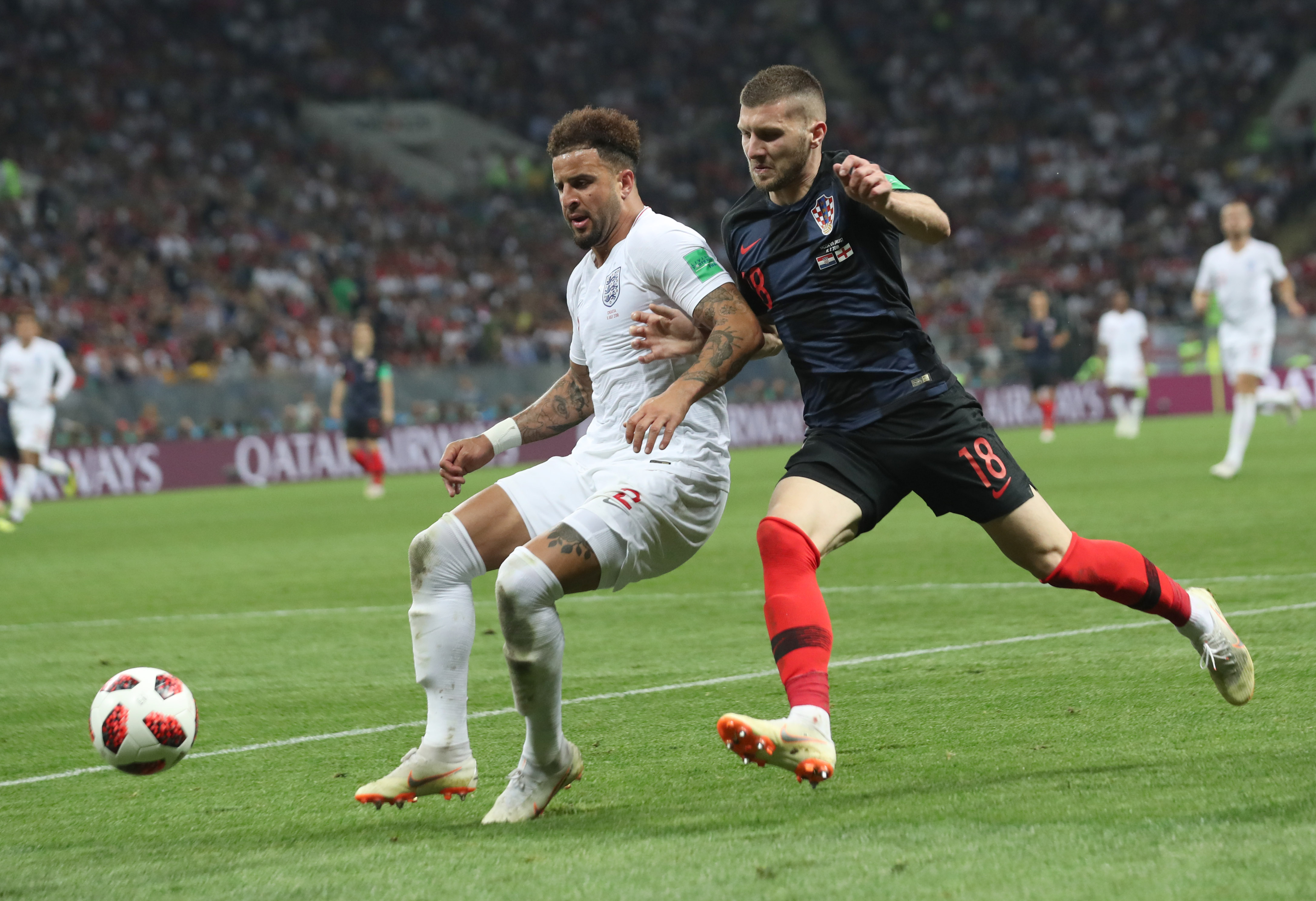 英格兰队遭遇克罗地亚绝杀，无缘半决赛