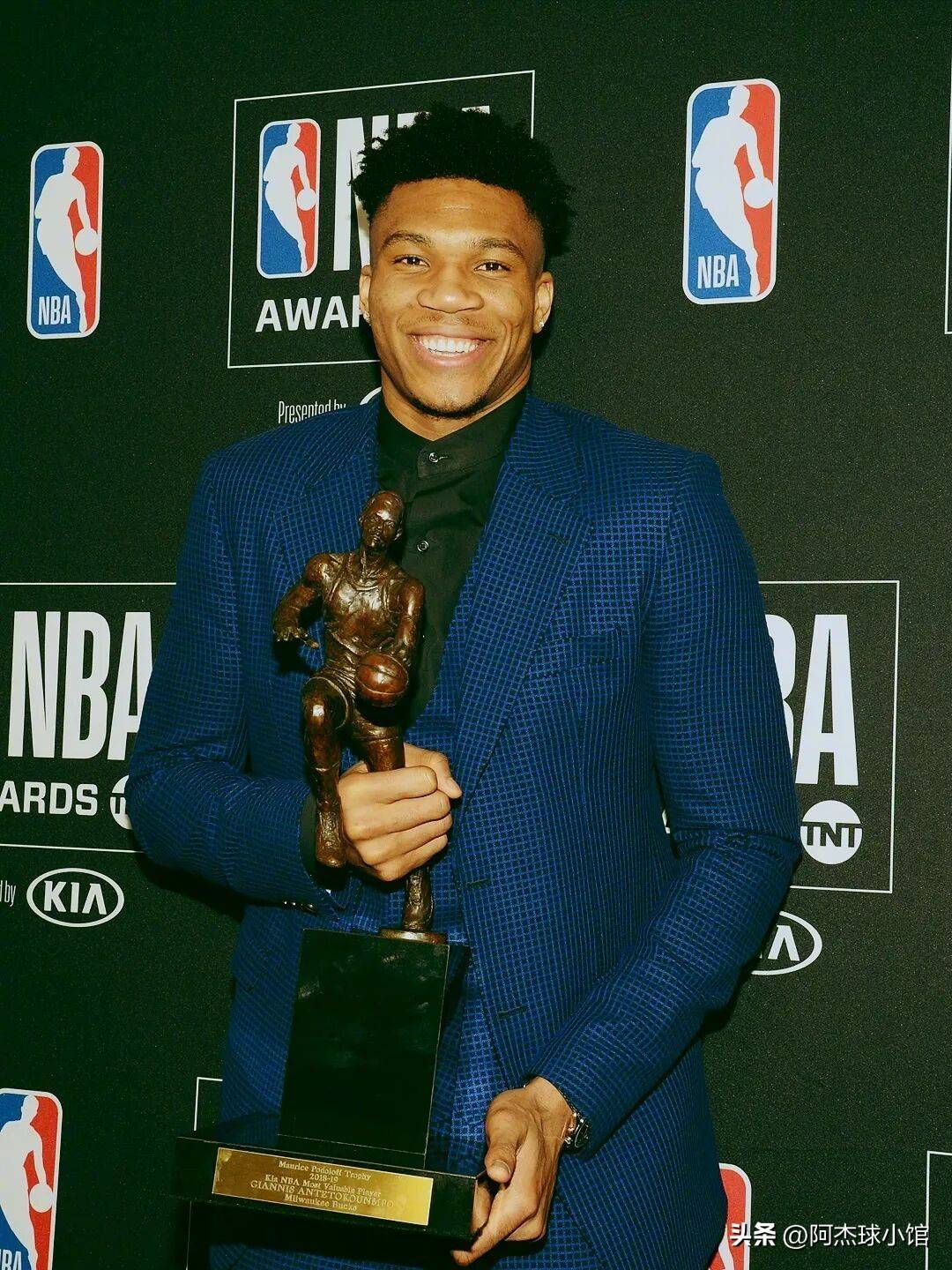 雄鹿击败尼克斯,字母哥连续20+得分 雄鹿击败尼克斯,字母哥连续20+得分