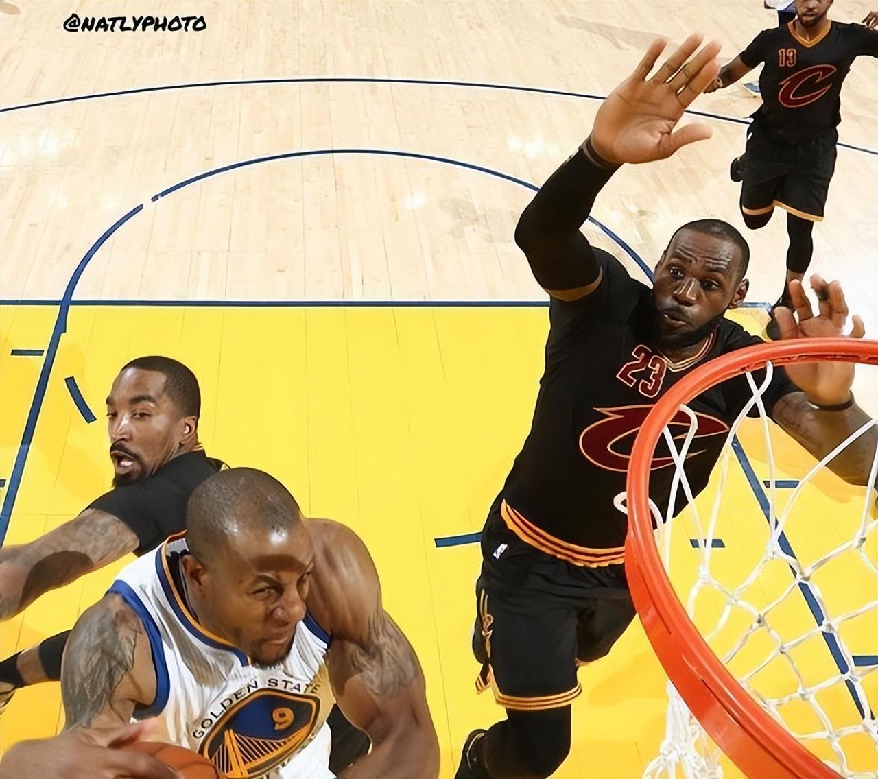 勇士逆转骑士,夺得总冠军 勇士逆转骑士,夺得总冠军