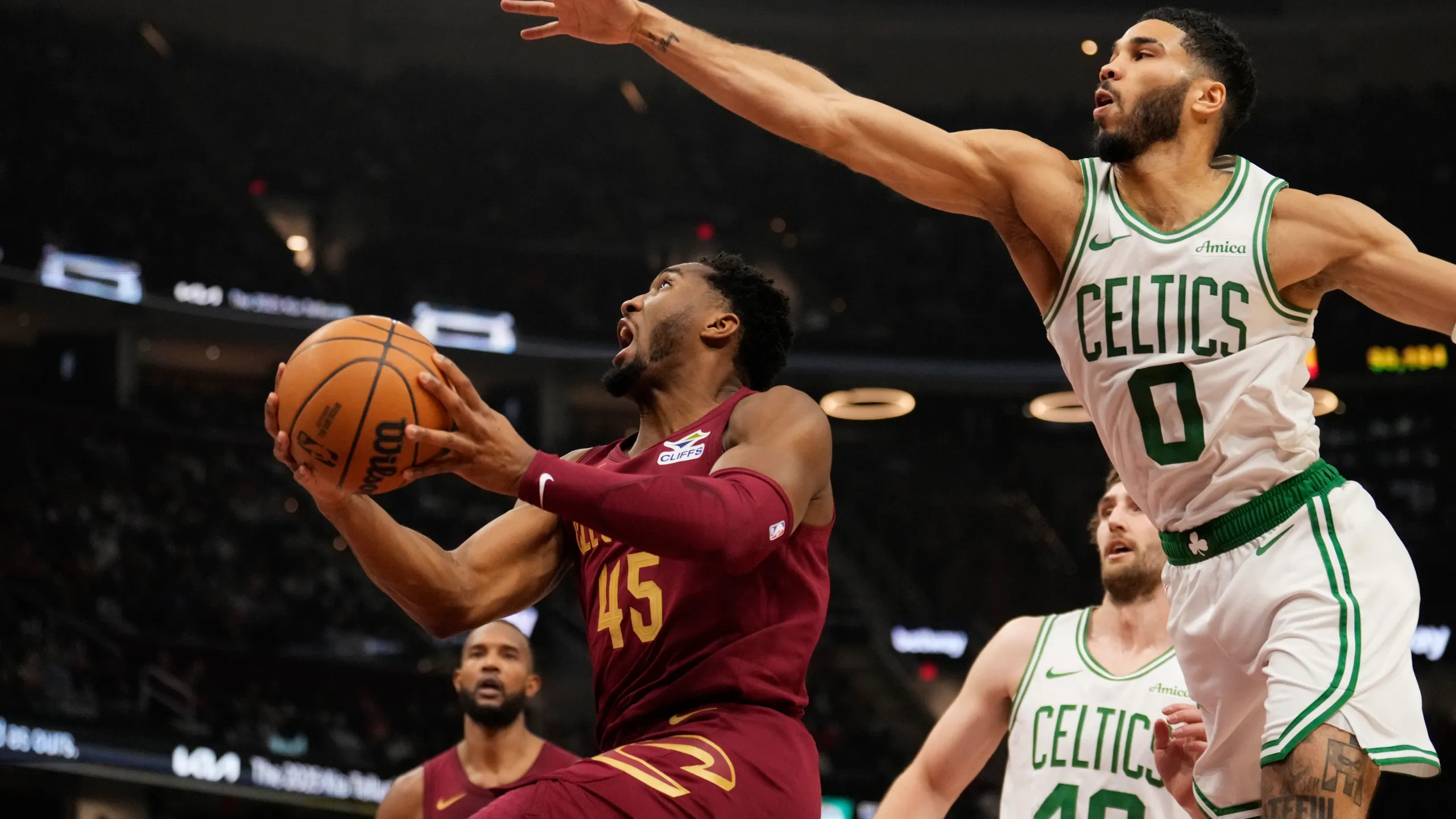 精彩瞬间！球队展现出球技的高超水平，让人瞠目结舌的简单介绍