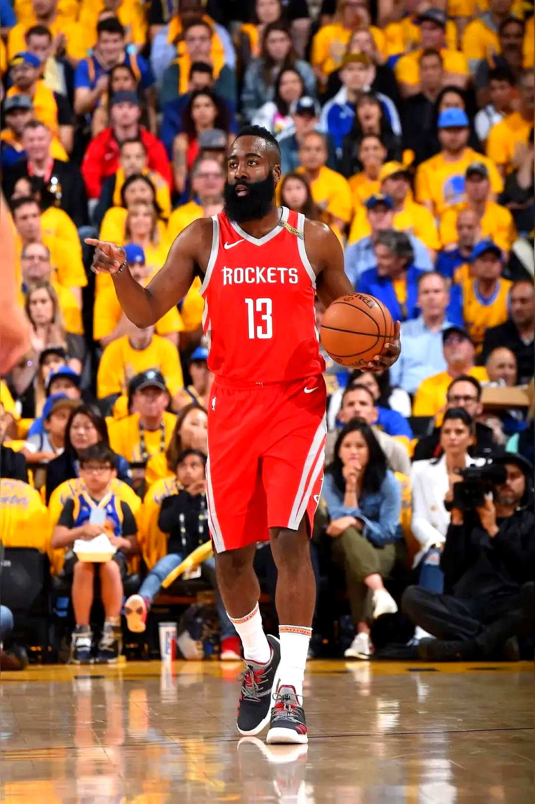 火箭主场击败独行侠,哈登砍下全队最高30分 火箭主场击败独行侠,哈登砍下全队最高30分