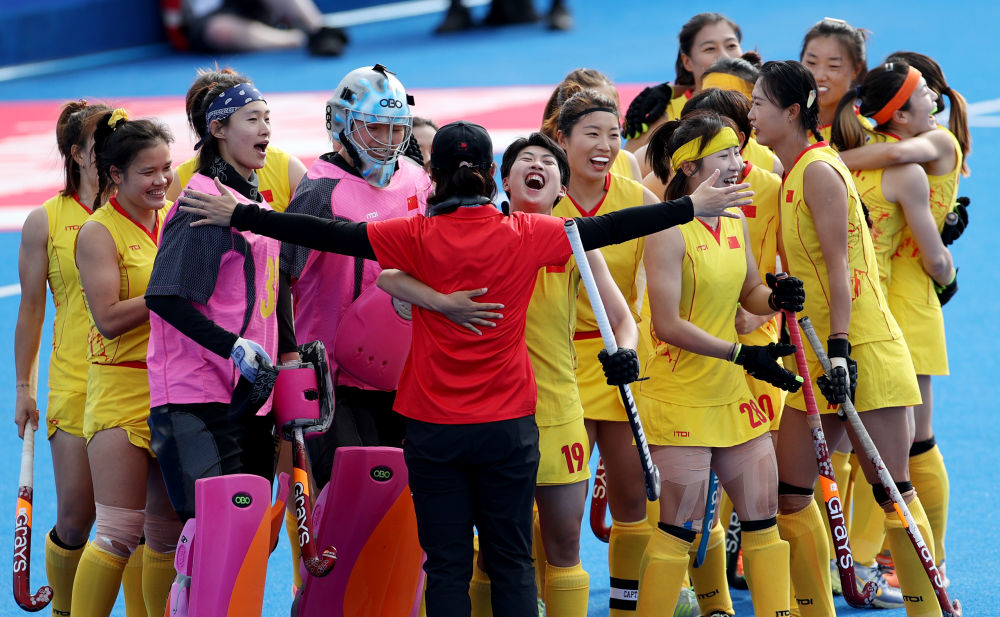 英格兰队险胜中国队,奥恰洛夫点燃赛场 英格兰队险胜中国队,奥恰洛夫点燃赛场