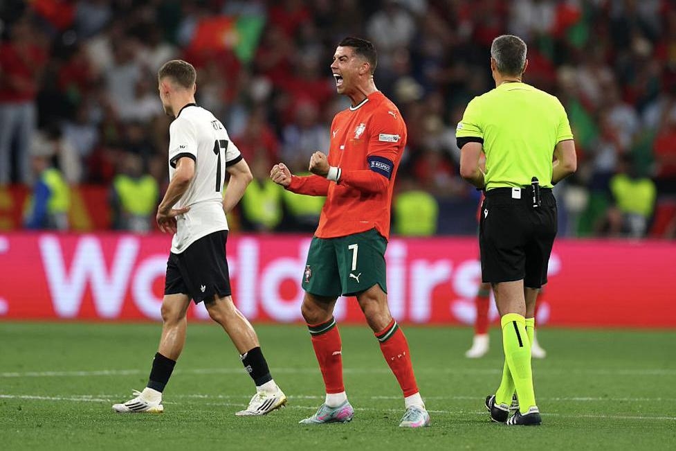 包含葡萄牙队绝杀德国队，张本智和点燃赛场的词条