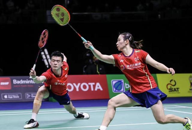 关于马来西亚队逆转中国队，黄鸭组合刷新纪录的信息