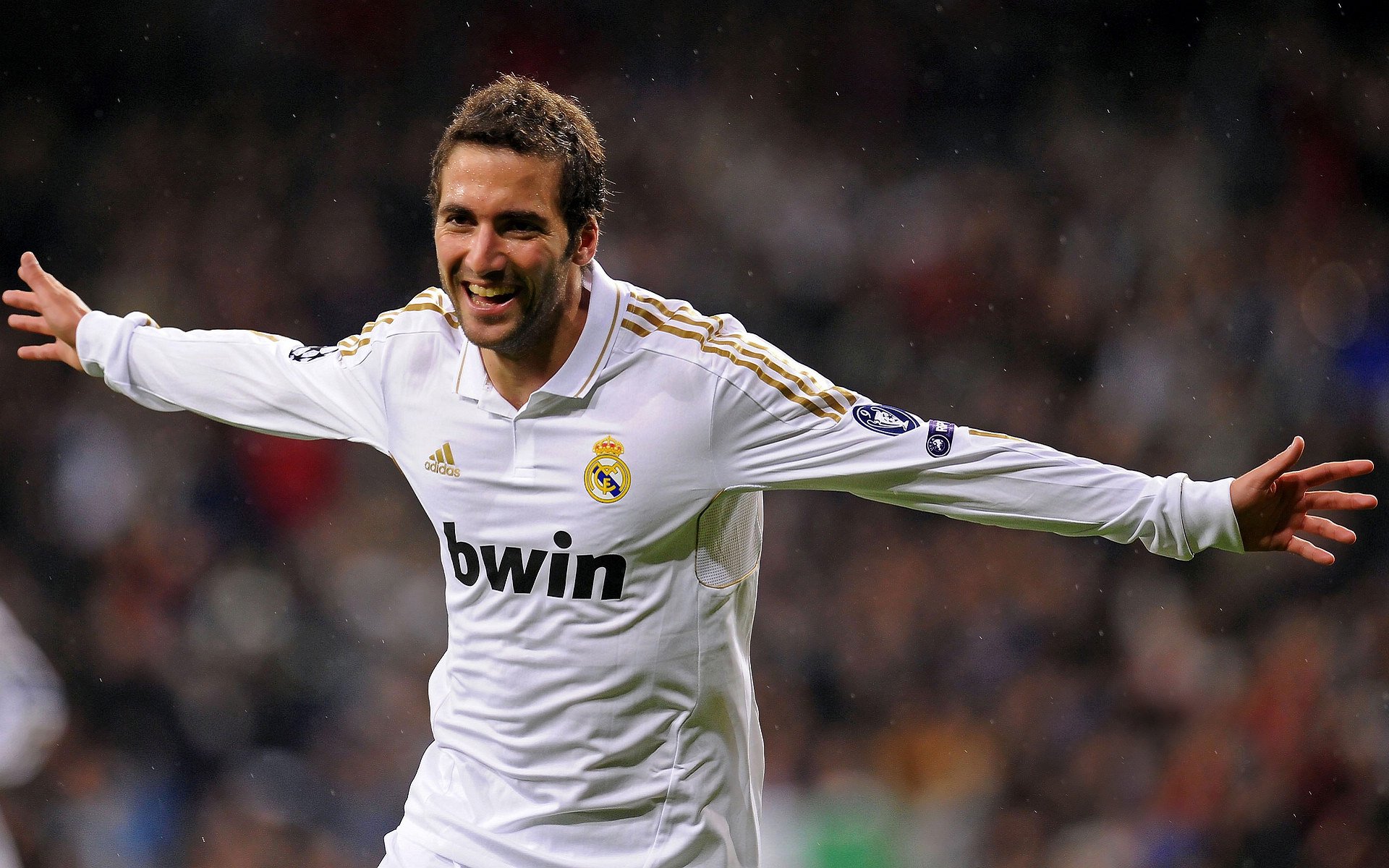 当所有人都在关注奥斯梅恩时，布鲁诺用一记重炮提前终结了悬念