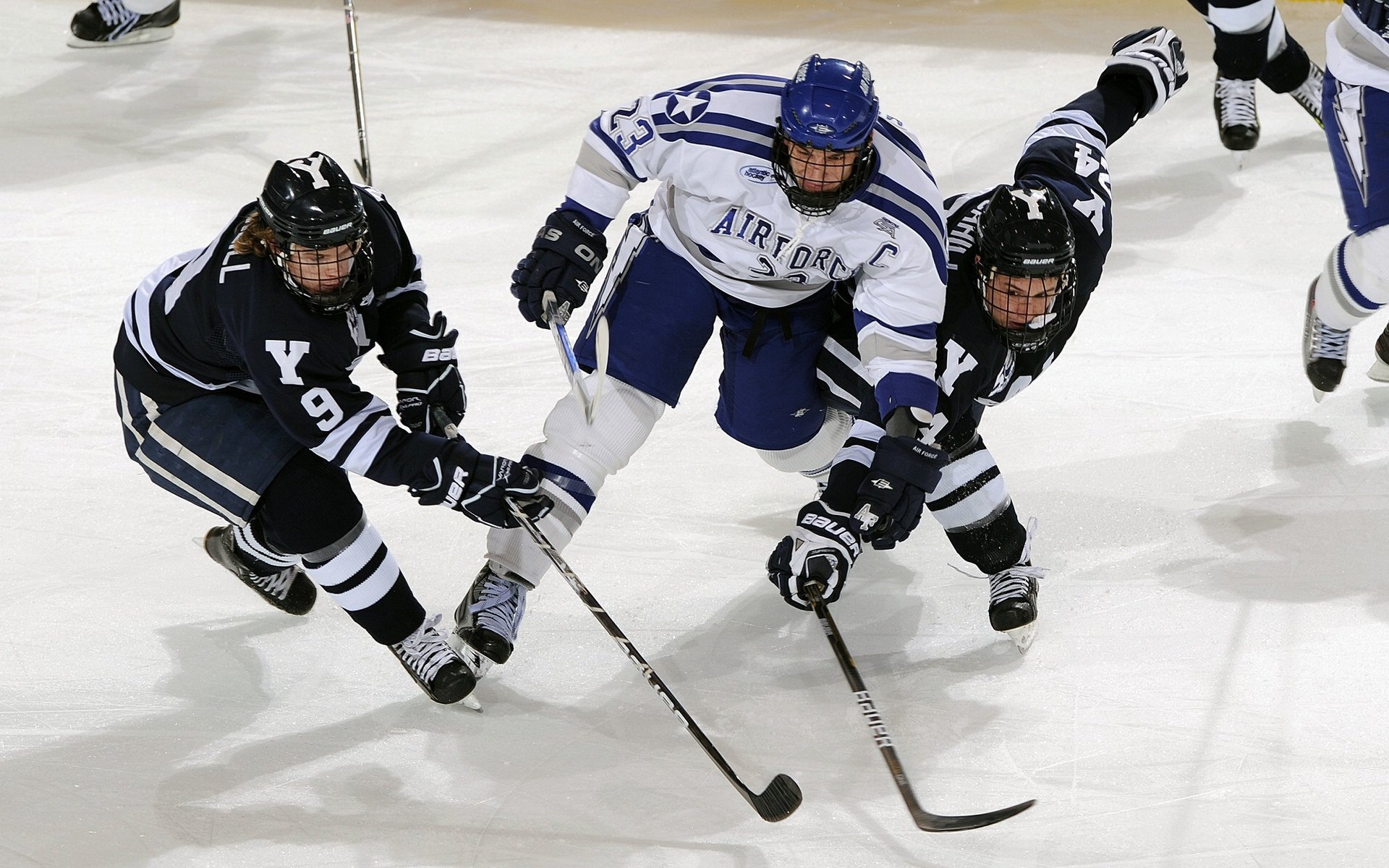 两个逆转之夜，马拉卡纳的暴力美学与安菲尔德的铁血意志